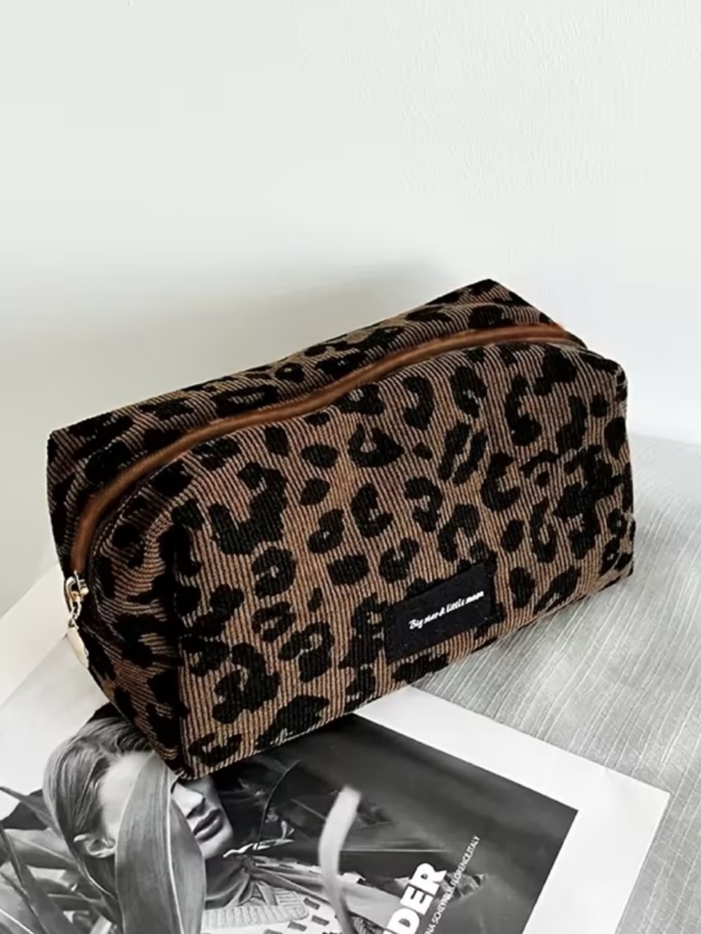 Large Capacity Fashion Leopard Print Makeup Bag